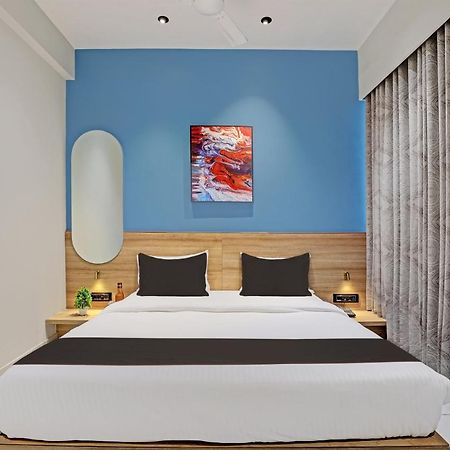 Hotel Lee Platinum Ахмедабад Екстериор снимка