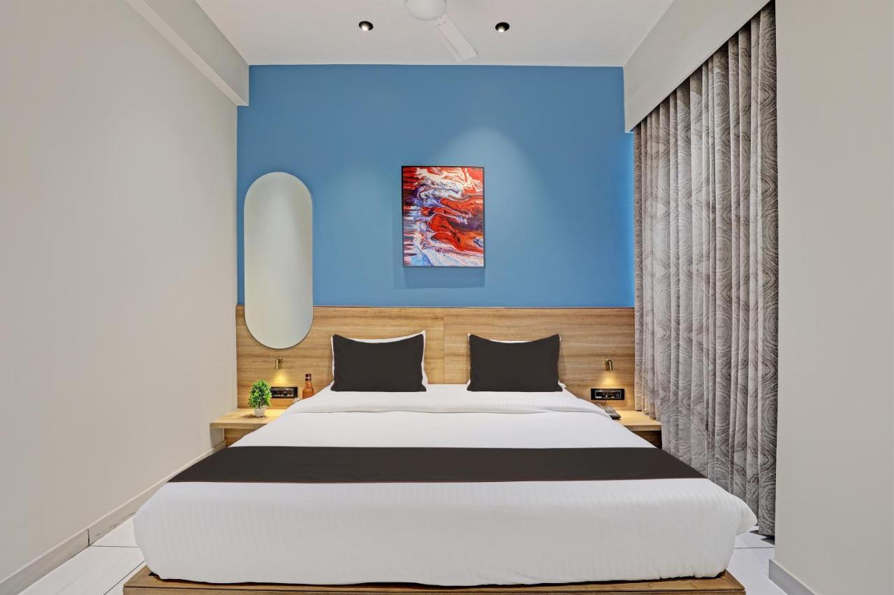 Hotel Lee Platinum Ахмедабад Екстериор снимка