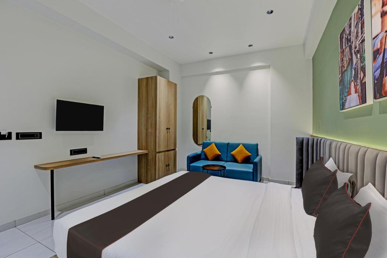 Hotel Lee Platinum Ахмедабад Екстериор снимка