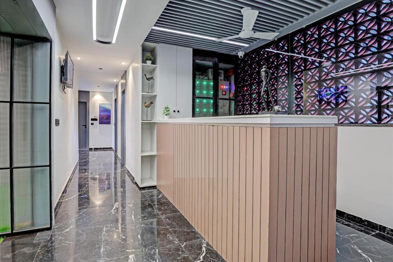 Hotel Lee Platinum Ахмедабад Екстериор снимка
