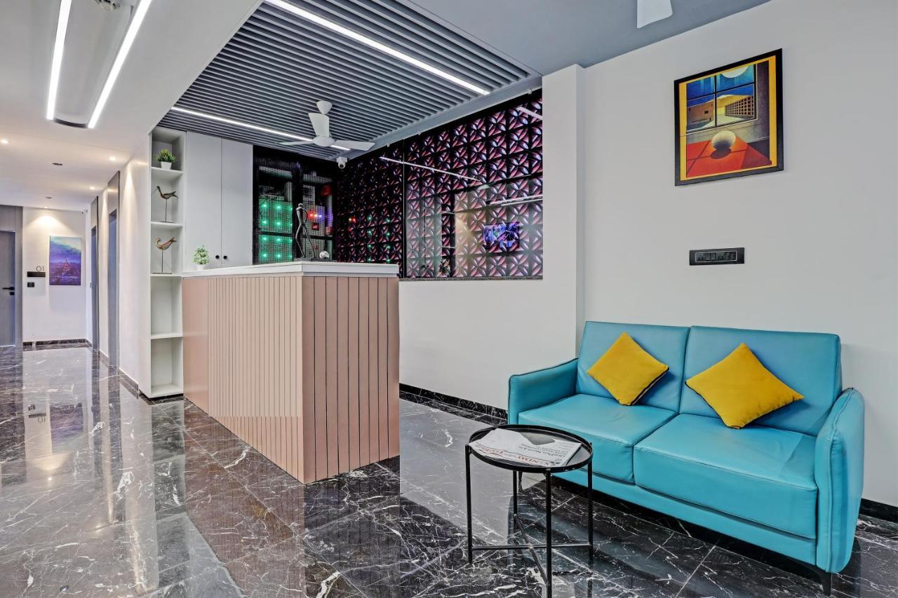 Hotel Lee Platinum Ахмедабад Екстериор снимка